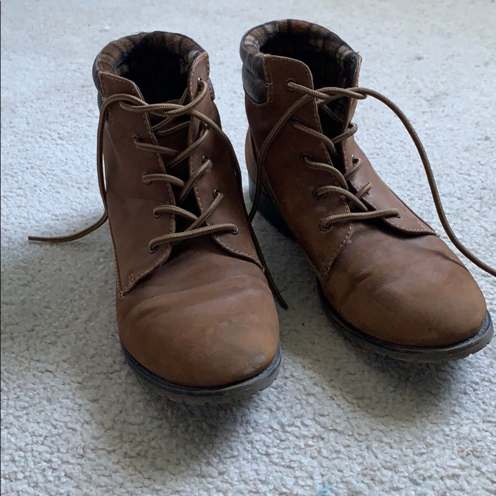 8.5 Eddie Bauer boots